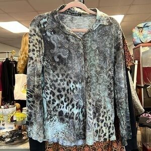 David Celine size medium button snap bling top